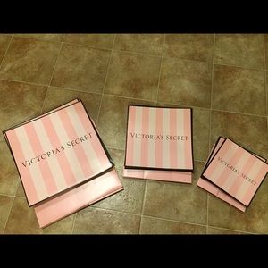 9 Victoria’s Secret gift boxes